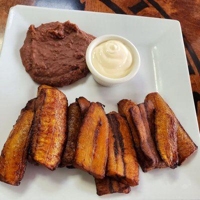 Fried plantains & refried beans(enough to share)