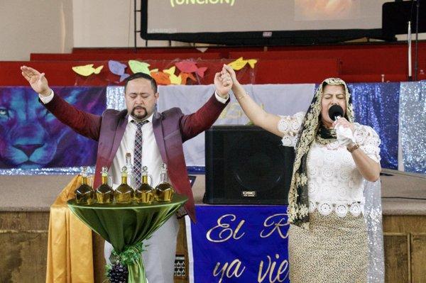 Restauracion Ministerios Ebenezer Hayward