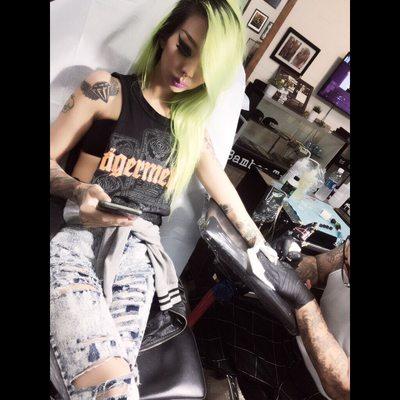 Chill spot, dope work and he's got a light hand. Hit up D at this shop!