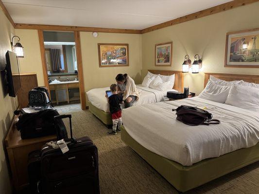 Queen room