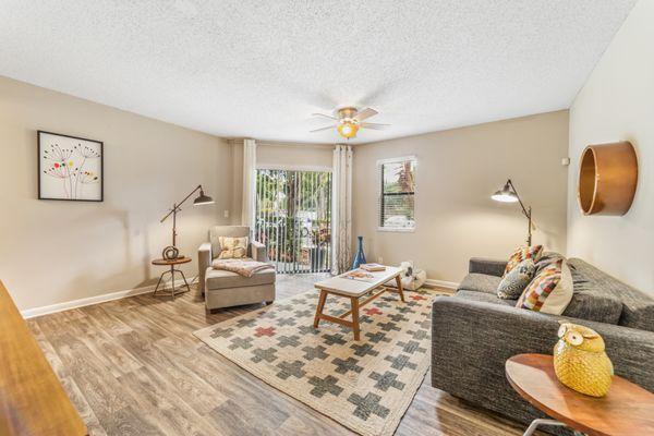 Seasons 704 Apartments