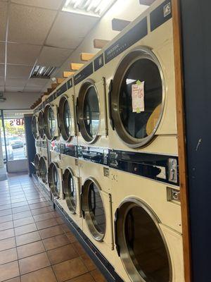 Place is a mess so expensive for everything to be broken and dirty and nasty soap buildup on top of the washers