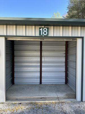 10x5 open unit. Perfect for motorcycle or small room of furniture
