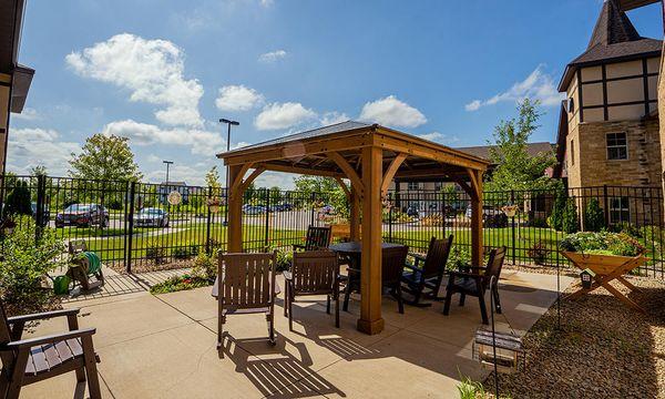 Engel Haus' amenity-filled campus has specialized care services, located conveniently in Albertville Minnesota!...