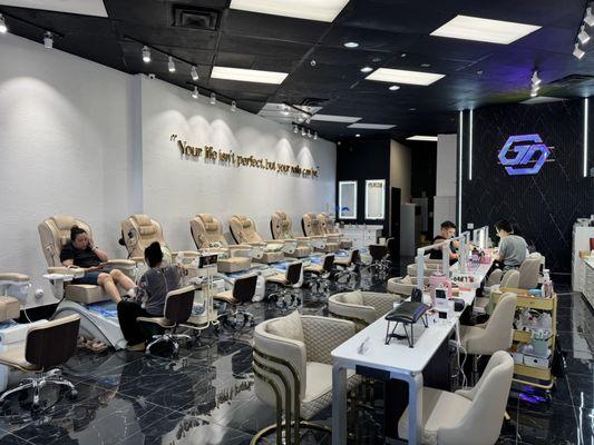 Golden Nail Lounge