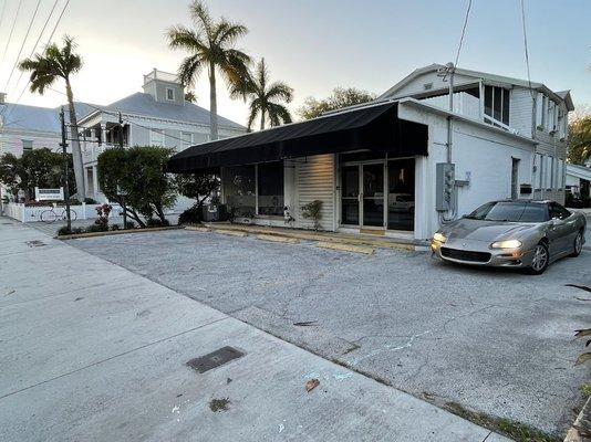 1209 Truman Avenue
Clean and Spacious
Off Street Parking