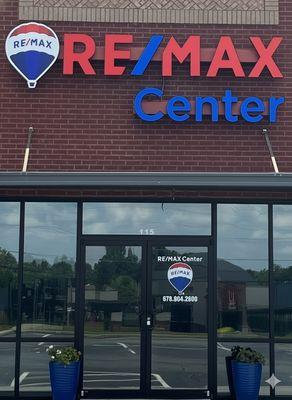 Acworth Center Office Front - Nicole France Realtor