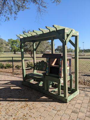 Little Free Library 23080, LaBelle