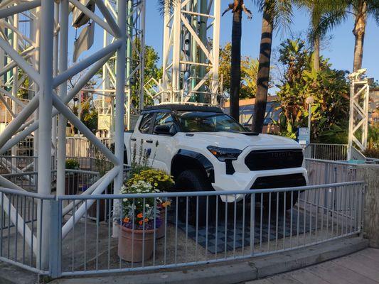 Toyota(Supreme Scream sponsor under the ride)