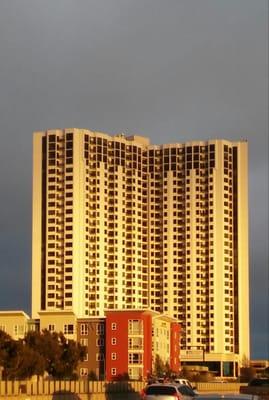 The Mott-Smith (Oahu) is one of my favorite residences in the United States. Living at Pacific Park Plaza must be great