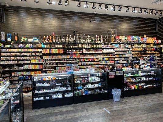 Roupik Smoke Shop Inside View.
Disposable vapes, vape mods, water pipes, hand pipes, dab pens, and rolling papers.
