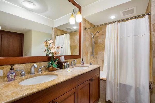 Large onsuite bathroom for second bedroom.