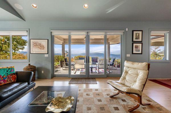 Sara DeVries - John L. Scott Real Estate