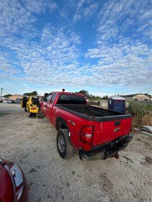 If your insurance company isn't responding and you need a tow truck, call us. We work with insurance companies. (773) 829 1048