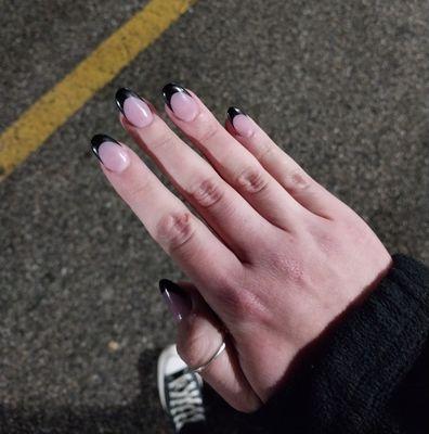 Short / almond shaped / acrylics 
 / French tips / black.