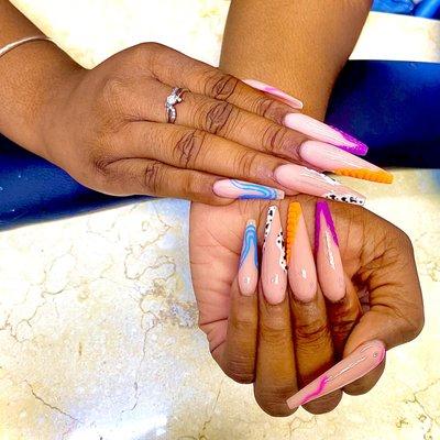 XXXL Acrylic full set w/ design.