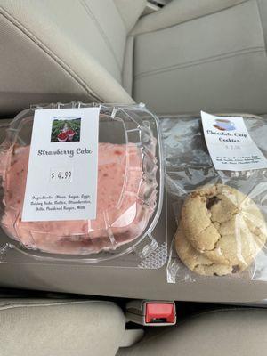 Fantastic strawberry cake! Tasted like grandmas kitchen! Large serving too