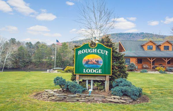 Rough Cut Lodge