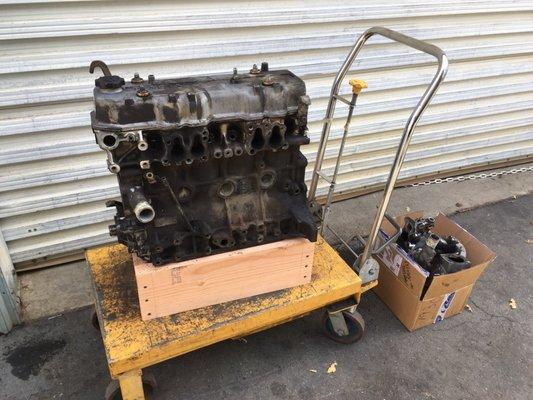 22RTE Block Assembly, Head Assembly and Oil Pan - Before Pic