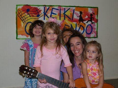 The musical children with teacher Claudia
