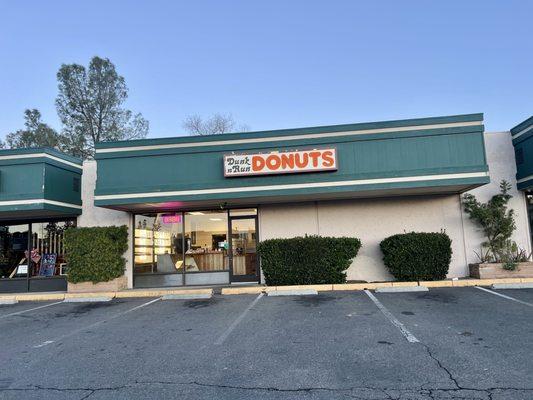 Dunk 'n' Run Donuts