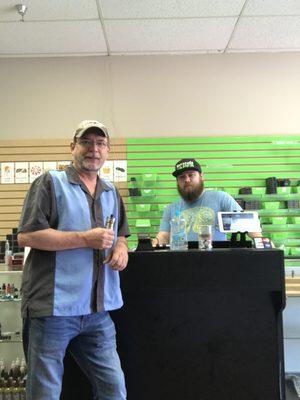 Scott & Kevin of Barracuda Vapes!