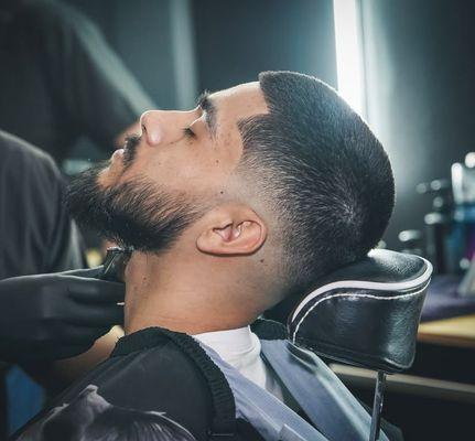 Empyre Downtown Barber Lounge Beard Clean Up