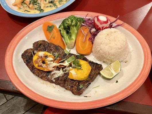 Biftec con camarones