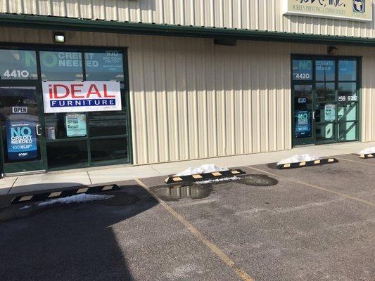 A locally owned, furniture/ mattress distribution center offering Mattresses and Furniture at warehouse prices.