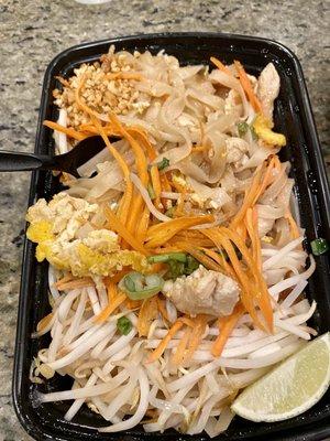 Pad Thai w/ Chicken