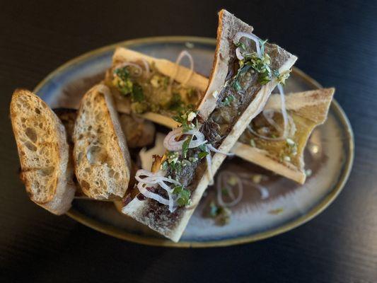 Wood + Paddle Eatery