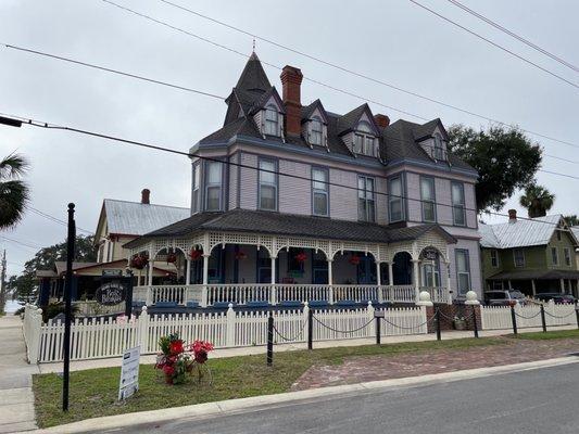 Grand Gables Inn, Bed and Breakfast Hotel in Palatka, Fl built in 1884