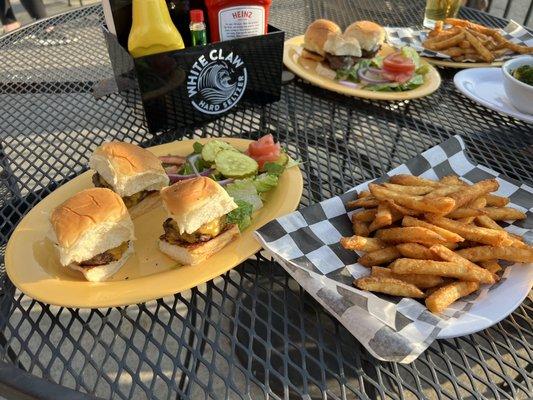 Sliders w/ cheese and fries