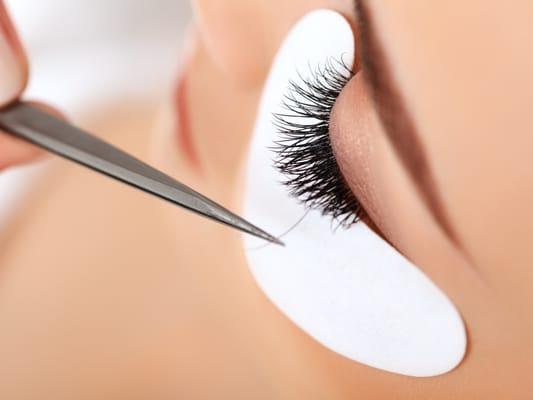 Beauty in every detail, one lash at a time.