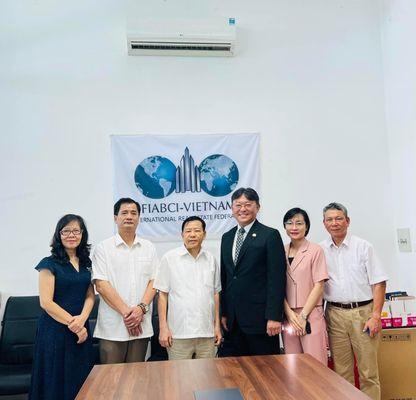 Yoshinori Takita - National Association Realtor