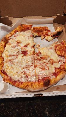 Medium cheese pizza