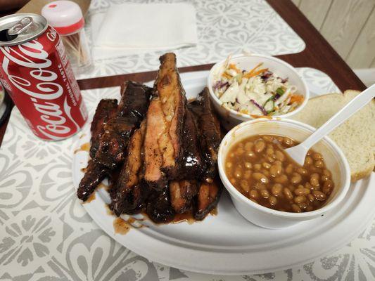 Ribs, Cole slaw, and baked beans! Delicious!!