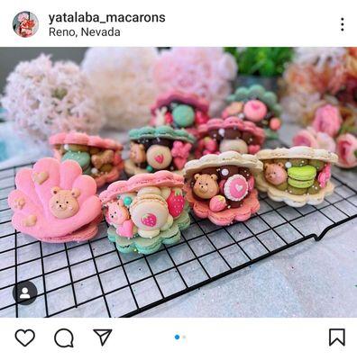 Cute clamshell macarons