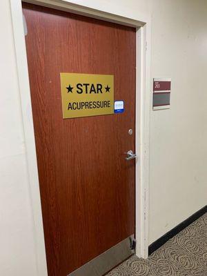 Star Acurpressure focuese on the body's vital energy,known as "Qi .which has pathways throughout our body called "meridians "