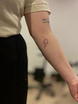 Fine line monoline tattoo