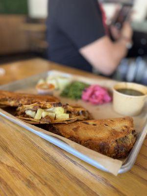 El Mariachi Birria Y Tacos