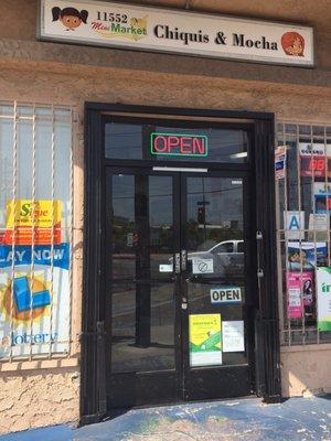 Mini Market Chiquis & Mocha