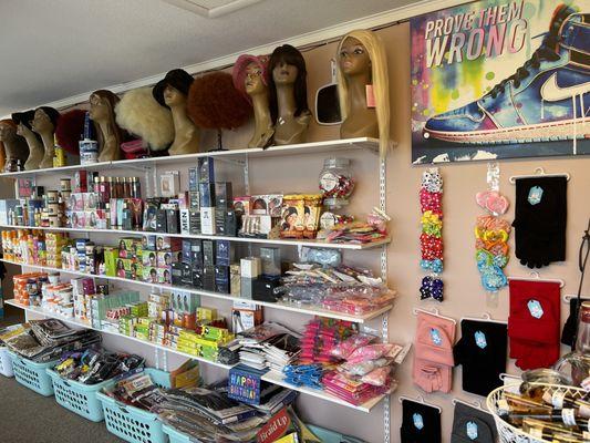 We speak English , Spanish &creol we're open everyday 7/7