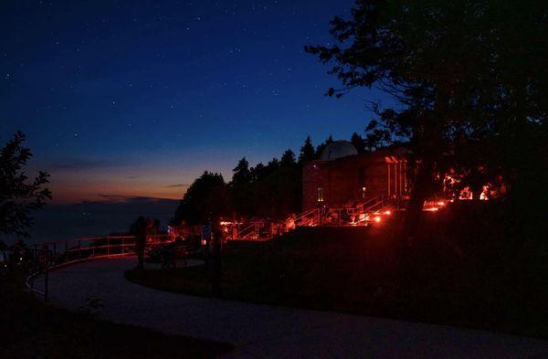 Waiting for the stars at Headlands International Dark Sky Park
Photo by J. Westfall, 2025