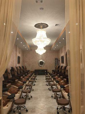 Can hold large private events