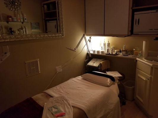 Relaxing, Facial Treatment room