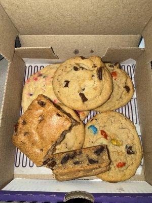 Insomnia Cookies