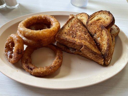 Piggy Melt with onion rings