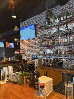 Full bar. Great craft beer selection.