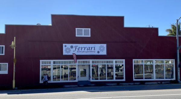 Announcing our new location for our Santa Cruz Flower & Garden Store
415F RIVER STREET